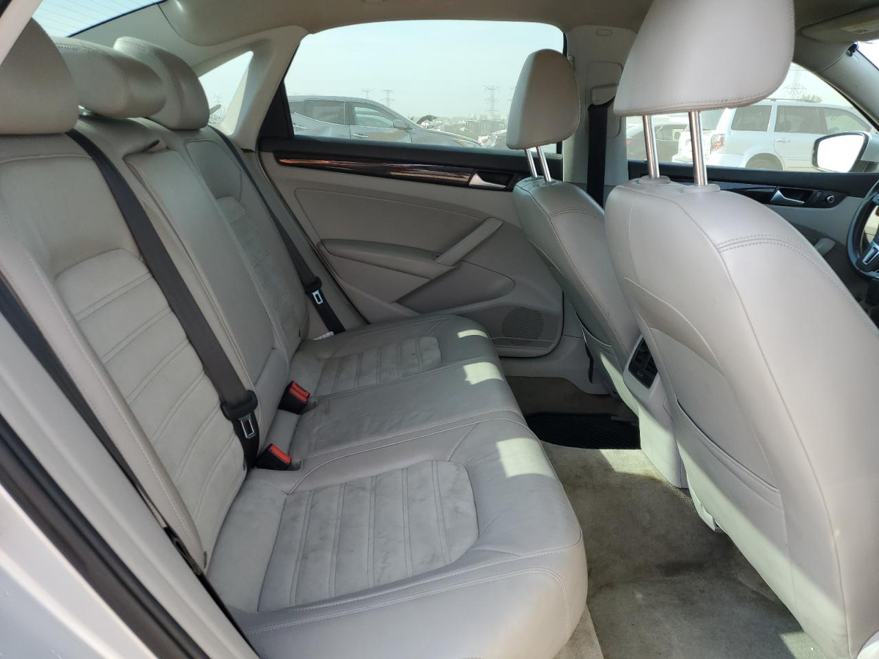 2015 Volkswagen Passat Sel VIN: 1VWCS7A30FC116490 Lot: 81123015