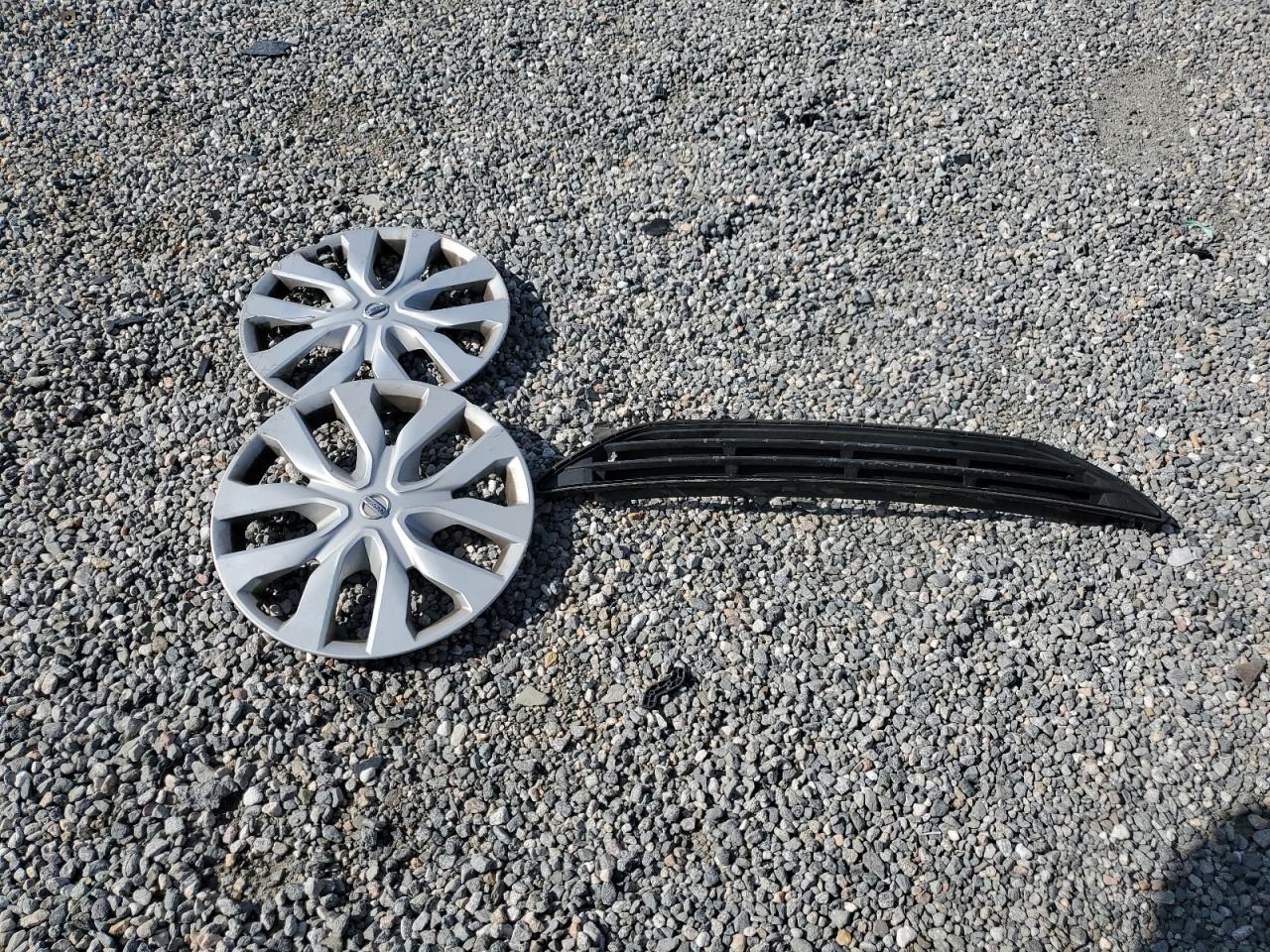 2017 Nissan Rogue S VIN: JN8AT2MT5HW139792 Lot: 81964365