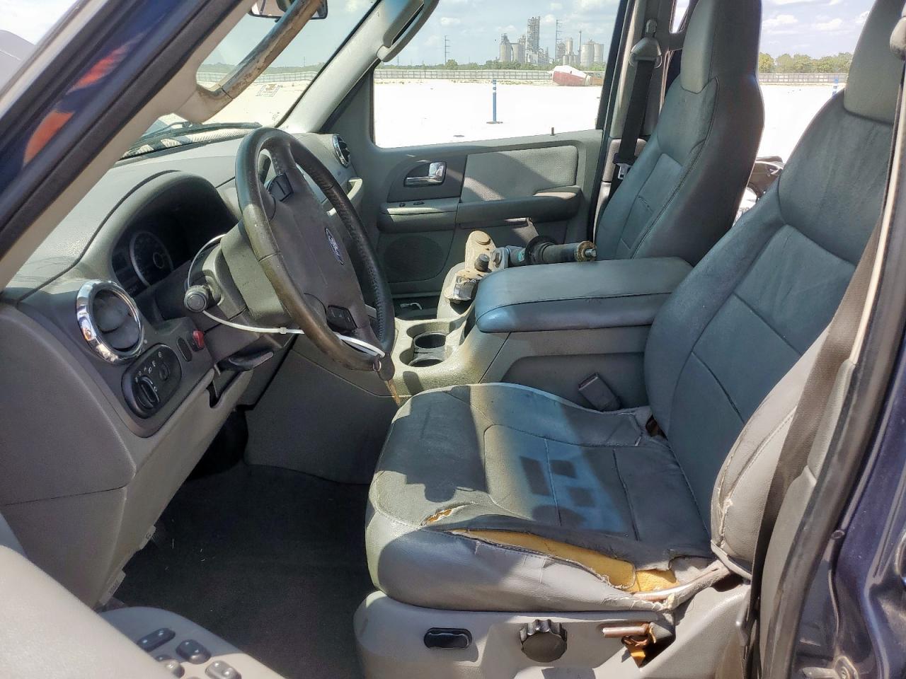 2005 Ford Expedition Xlt VIN: 1FMPU15585LA30622 Lot: 81112385