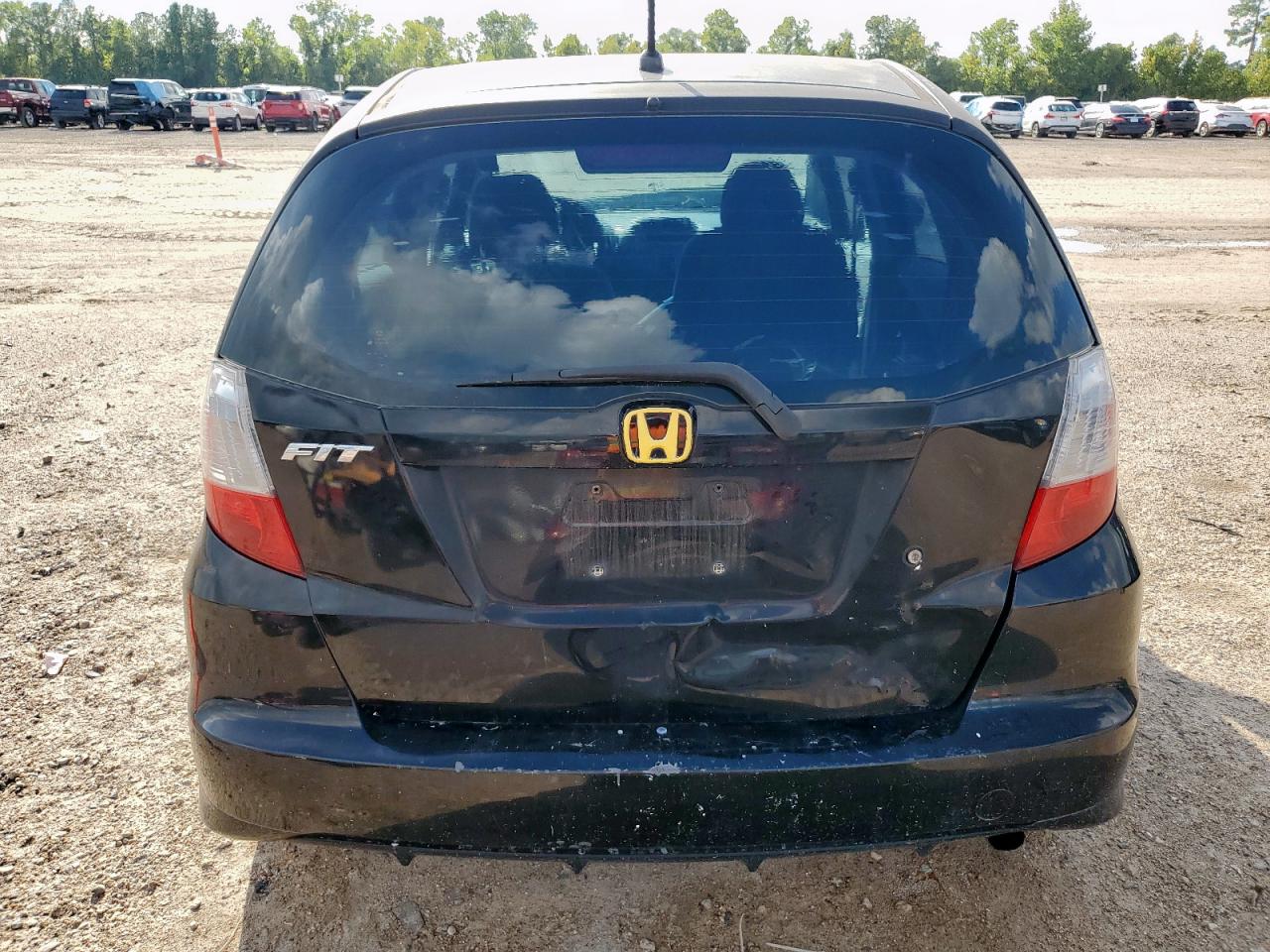 2010 Honda Fit VIN: JHMGE8G25AS008931 Lot: 82122385
