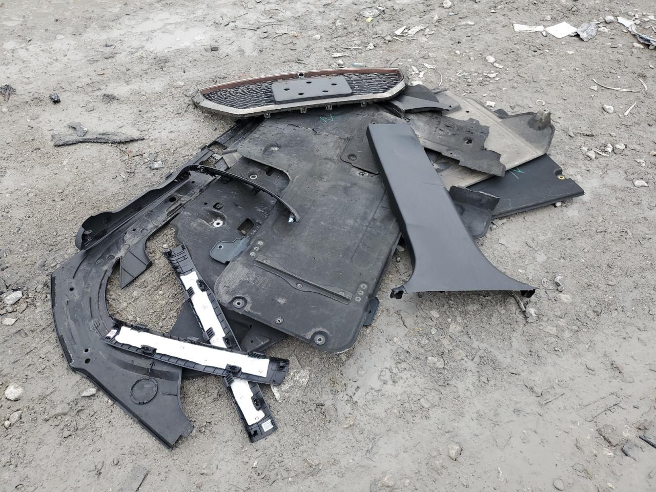 2018 Genesis G80 Sport VIN: KMHGN4JB5JU215838 Lot: 82127375