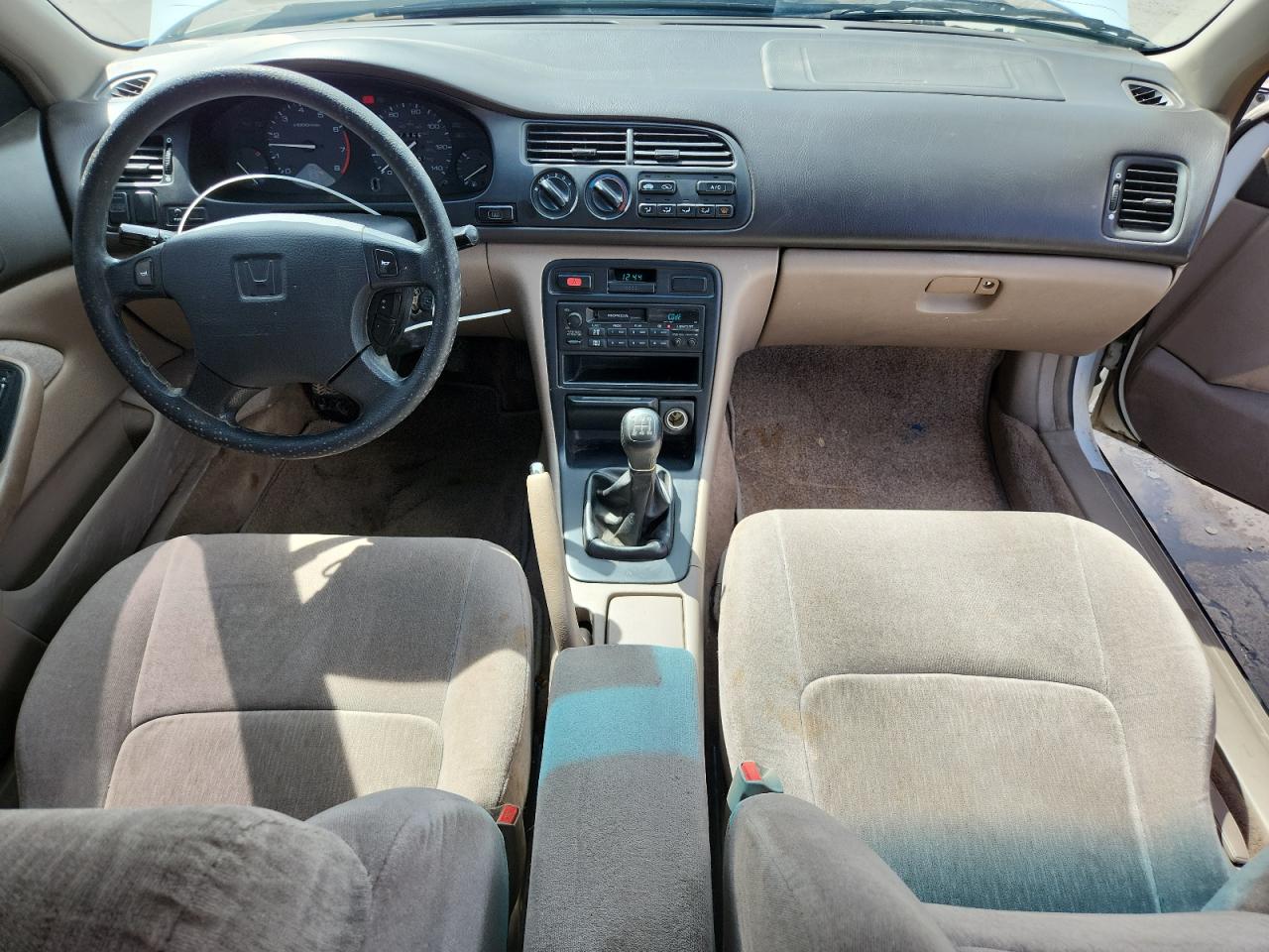 1995 Honda Accord Lx VIN: 1HGCD7132SA040873 Lot: 71235735