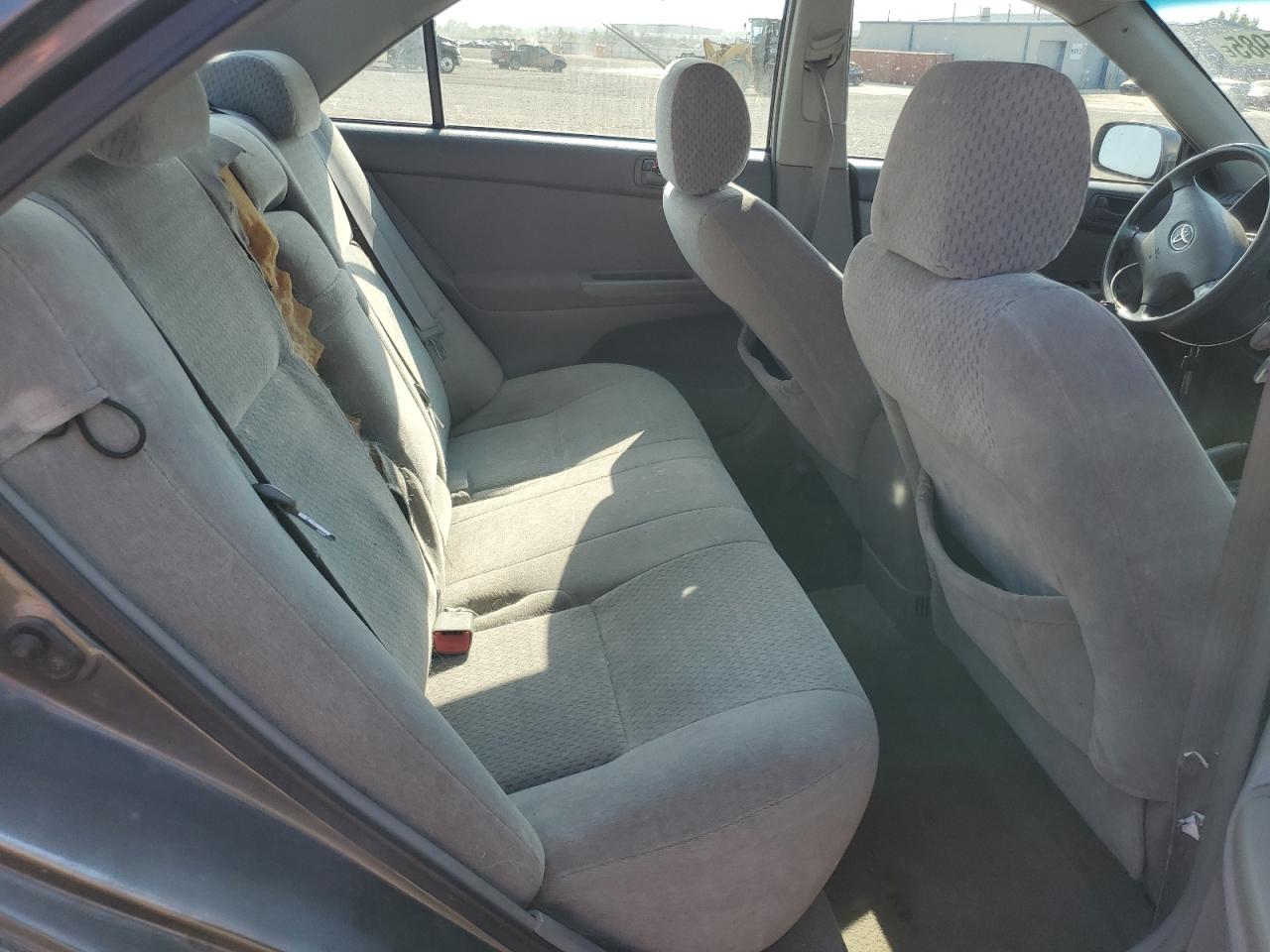 2004 Toyota Camry Le VIN: 4T1BE32KX4U889801 Lot: 80015985