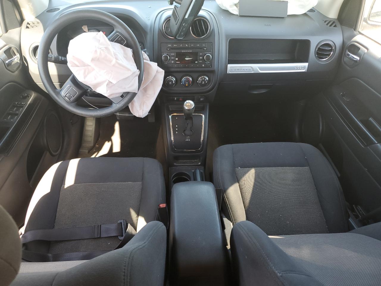 2017 Jeep Compass Sport VIN: 1C4NJDBB4HD144079 Lot: 82115265