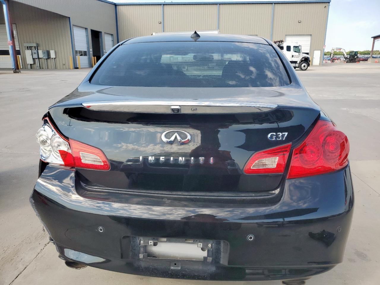 2013 Infiniti G37 Base VIN: JN1CV6AP4DM302843 Lot: 71303385
