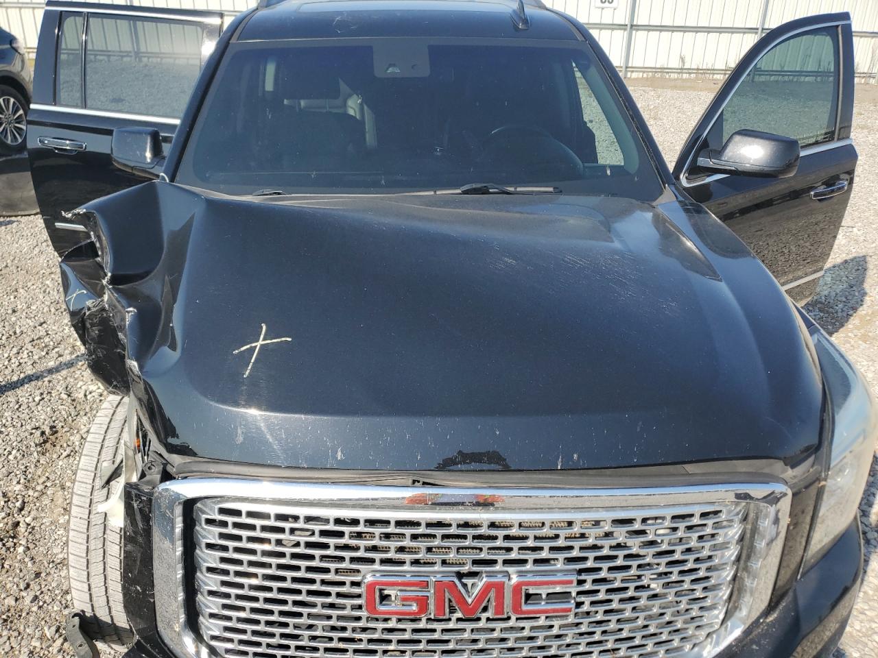 2016 GMC Yukon Xl Denali VIN: 1GKS2HKJ8GR340286 Lot: 84254185
