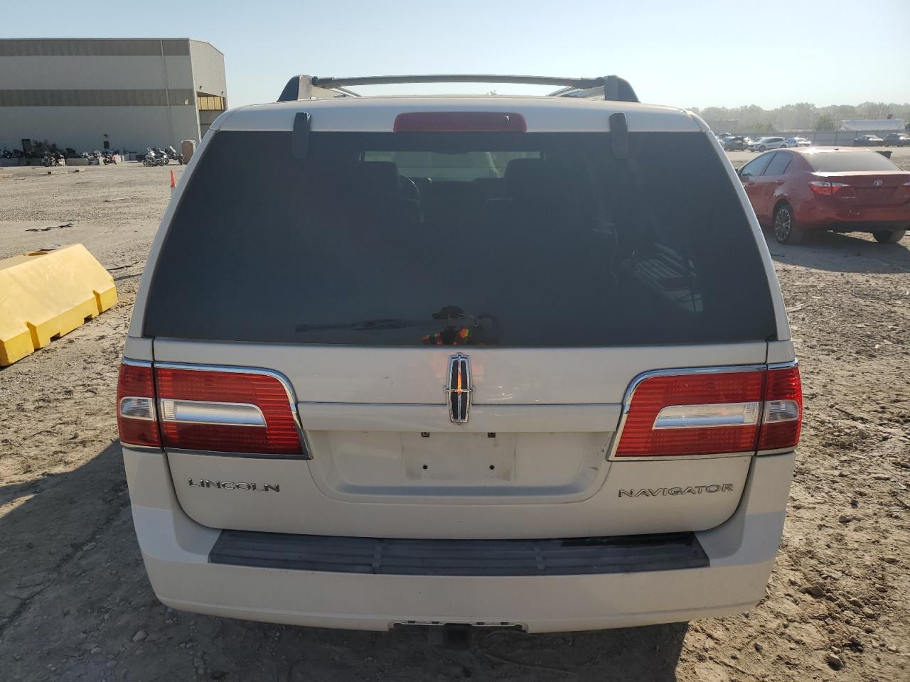 2007 Lincoln Navigator L VIN: 5LMFL28527LJ23202 Lot: 83864425