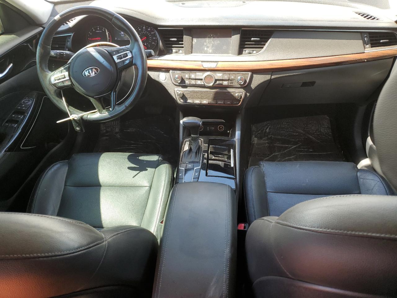 2017 Kia Cadenza Premium VIN: KNALB4J18H5044846 Lot: 83874995