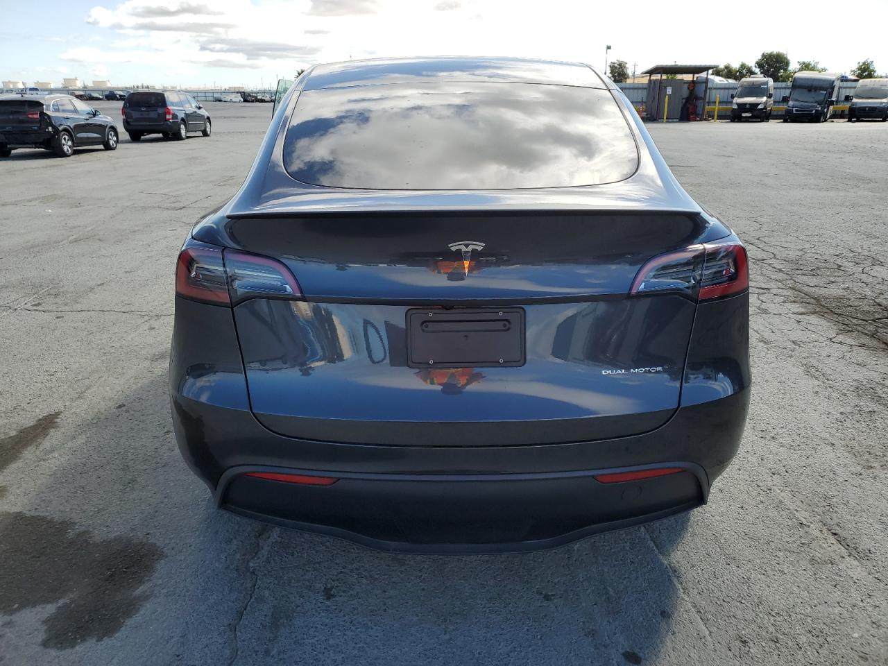 2024 Tesla Model Y VIN: 7SAYGDEE3RF060088 Lot: 71567355