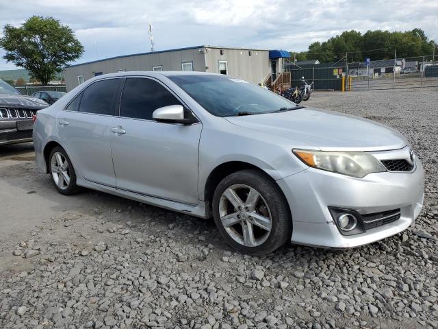  TOYOTA CAMRY 2012 Srebrny