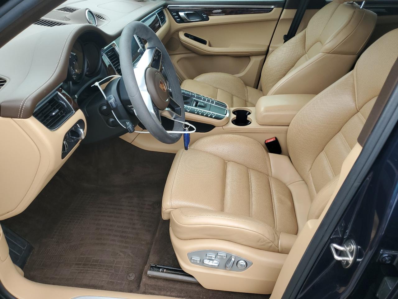 2017 Porsche Macan Gts VIN: WP1AG2A57HLB52291 Lot: 81767385