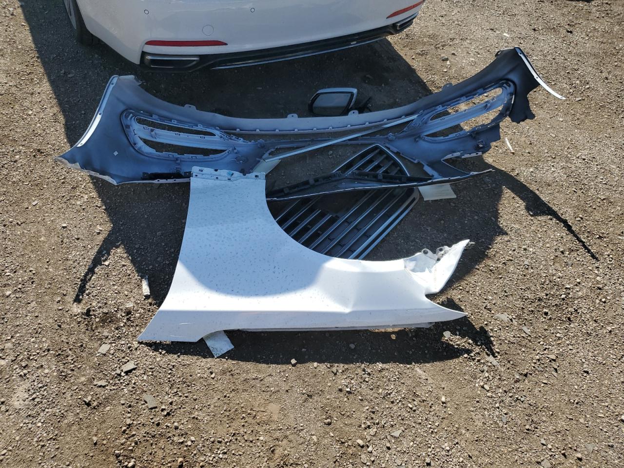 2018 Genesis G80 Base VIN: KMHGN4JE0JU240219 Lot: 70694125