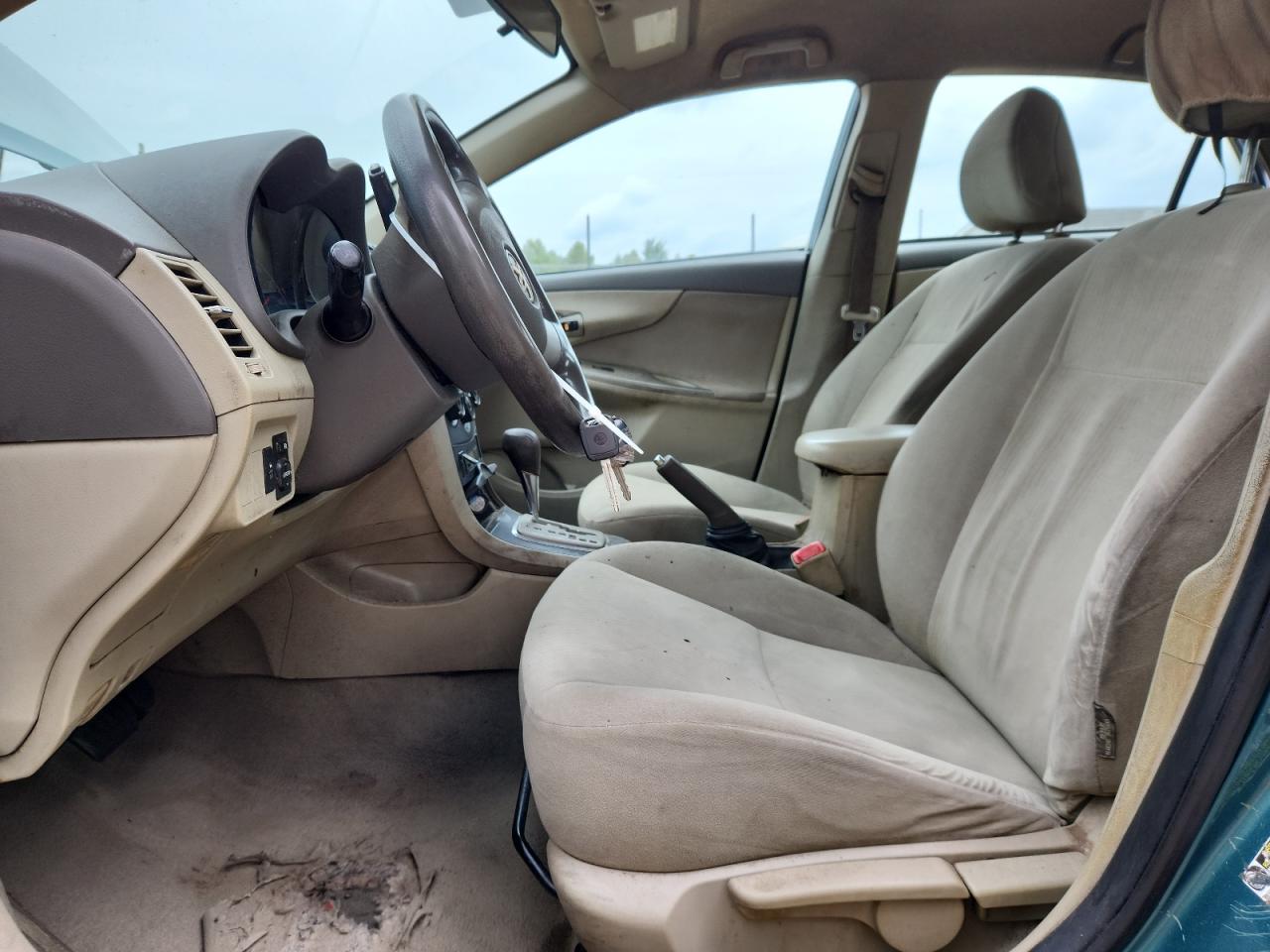 2010 Toyota Corolla Base VIN: 2T1BU4EE5AC421275 Lot: 80660955