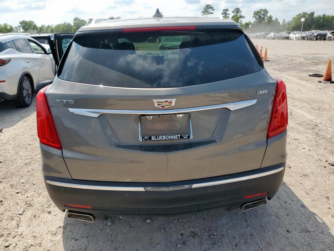 2017 Cadillac Xt5 Luxury VIN: 1GYKNBRSXHZ256514 Lot: 71907535