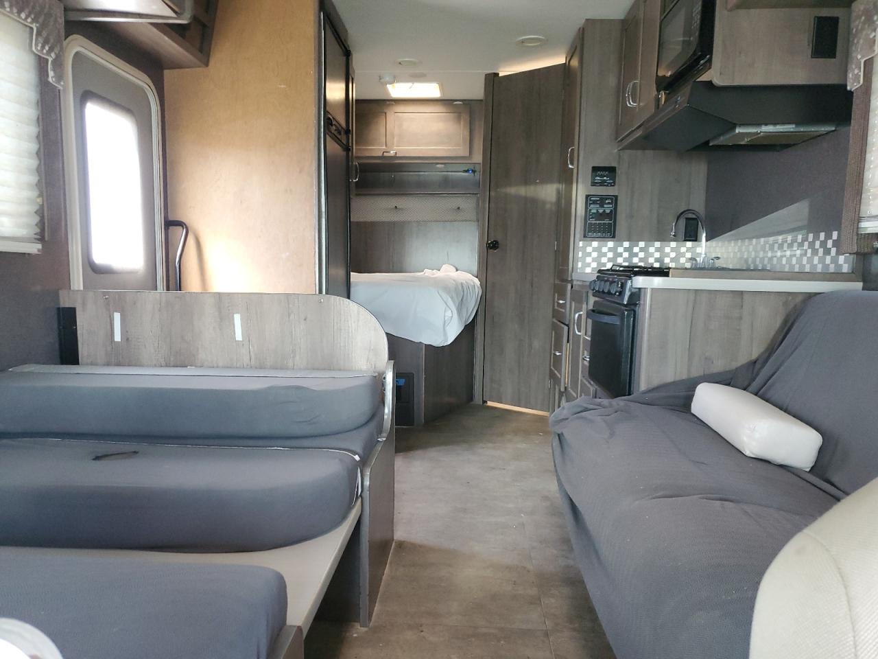 2017 Ford Econoline - Rvs Rv VIN: 1FDXE4FS4HDC17678 Lot: 71064085