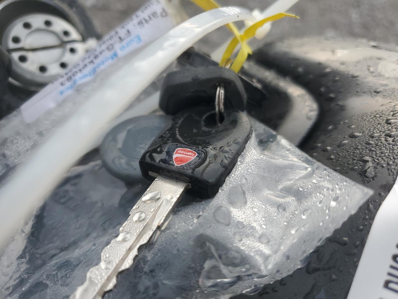 2021 Ducati Monster VIN: ZDMMAMDT5MB000326 Lot: 81218995