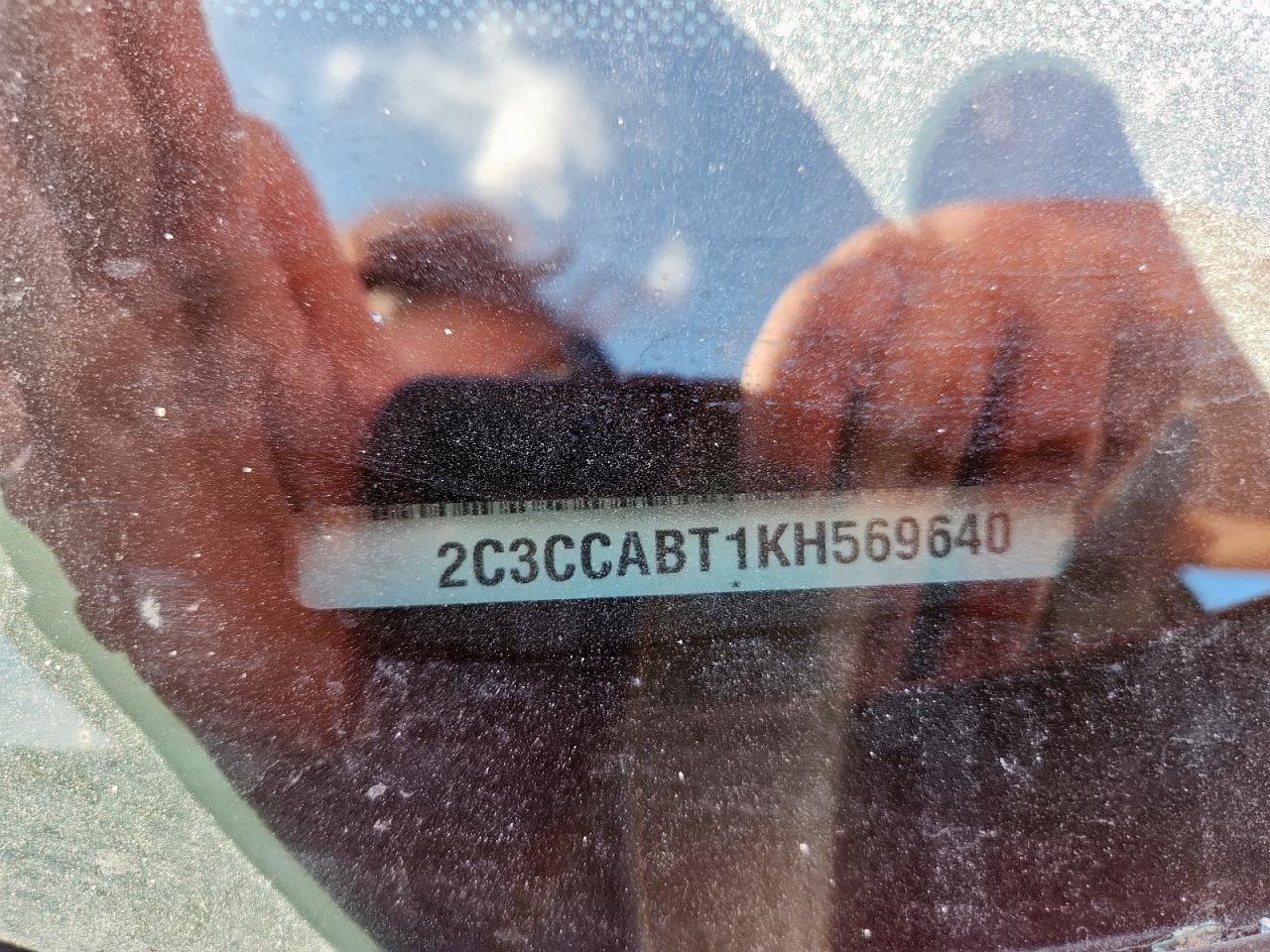 2019 Chrysler 300 S VIN: 2C3CCABT1KH569640 Lot: 81071855