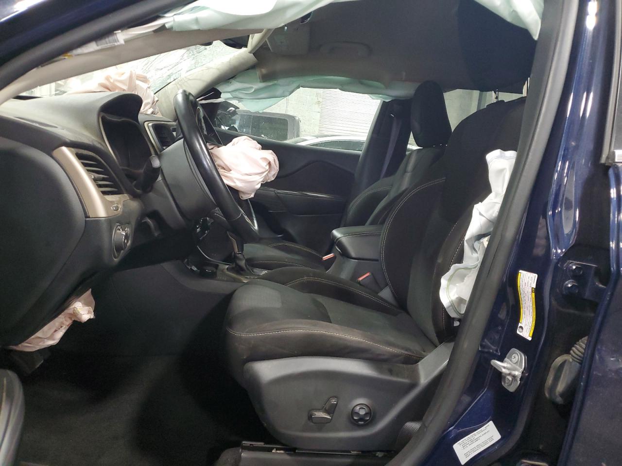 2015 Jeep Cherokee Latitude VIN: 1C4PJMCS9FW589085 Lot: 80027145