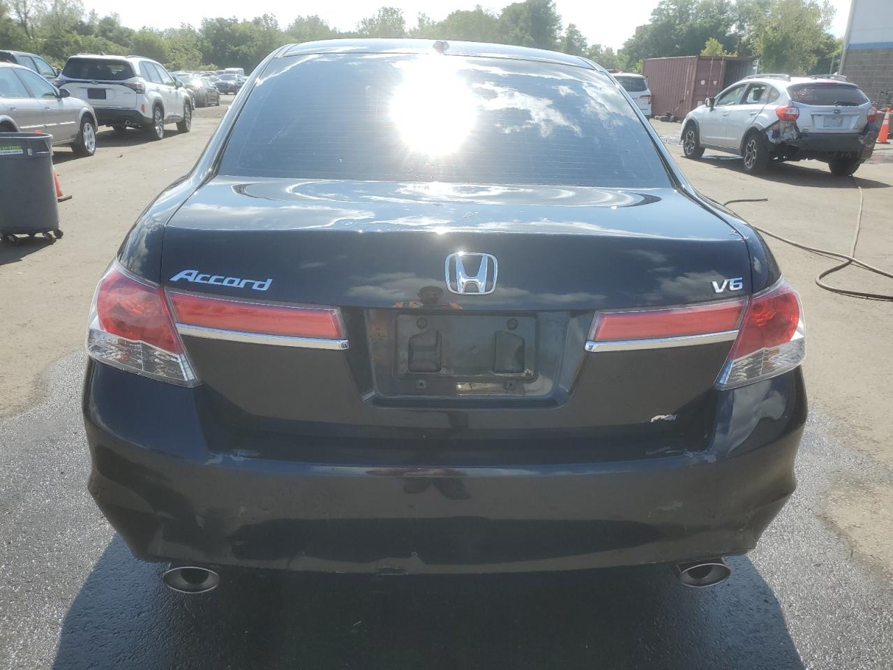 2011 Honda Accord Exl VIN: 1HGCP3F82BA029070 Lot: 81588915