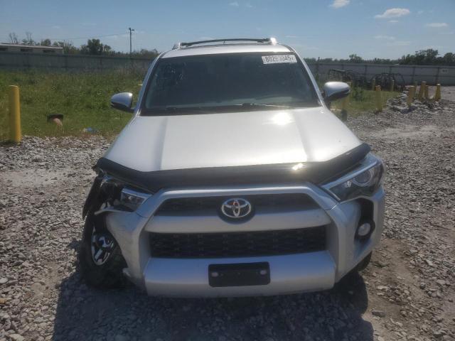  TOYOTA 4RUNNER 2018 Серебристый