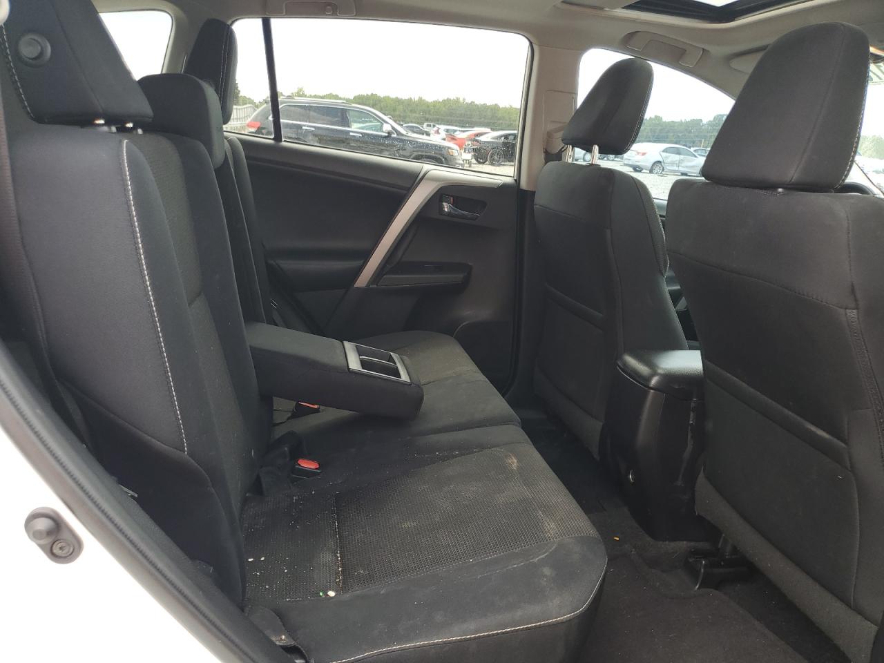 2017 Toyota Rav4 Xle VIN: 2T3WFREV6HW317807 Lot: 81735325