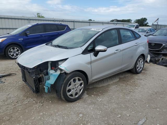 Sedans FORD FIESTA 2013 Srebrny
