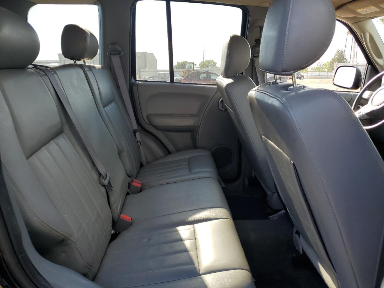 2005 Jeep Liberty Limited VIN: 1J8GL58K85W672524 Lot: 69864245