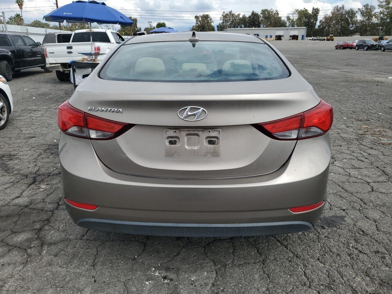 2014 Hyundai Elantra Se VIN: 5NPDH4AE8EH528701 Lot: 81160935