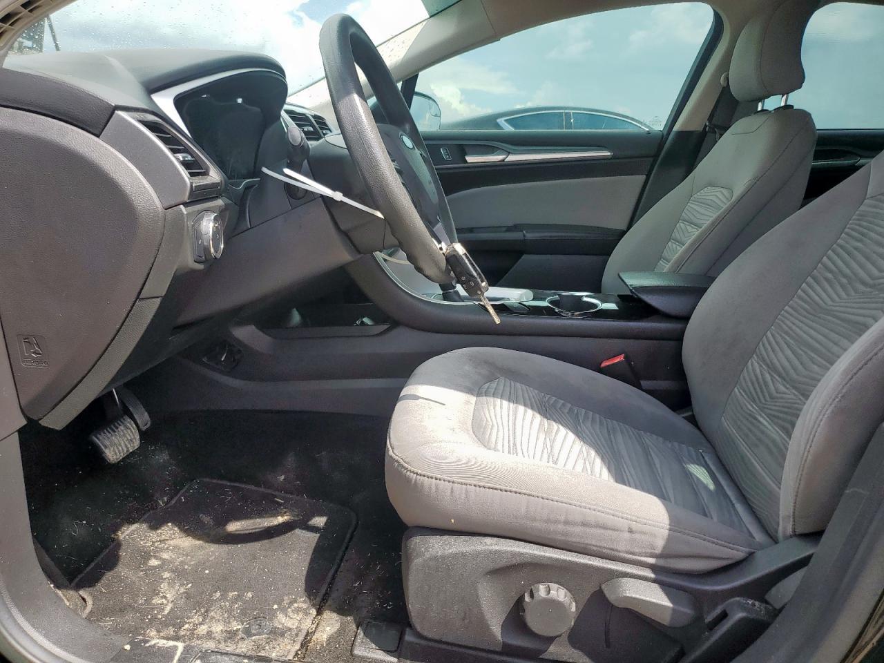 2016 Ford Fusion S VIN: 1FA6P0G78G5130037 Lot: 83878335