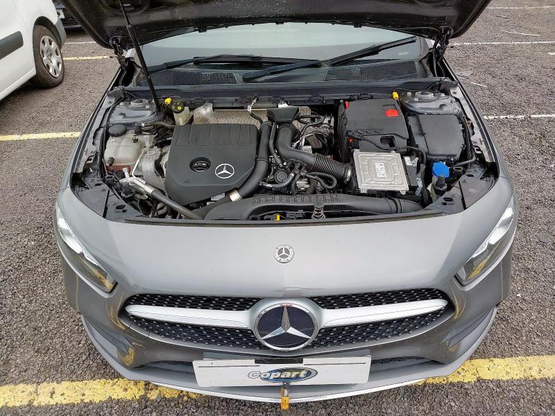 2019 MERCEDES-BENZ A 200 AMG LINE PREMIUM 