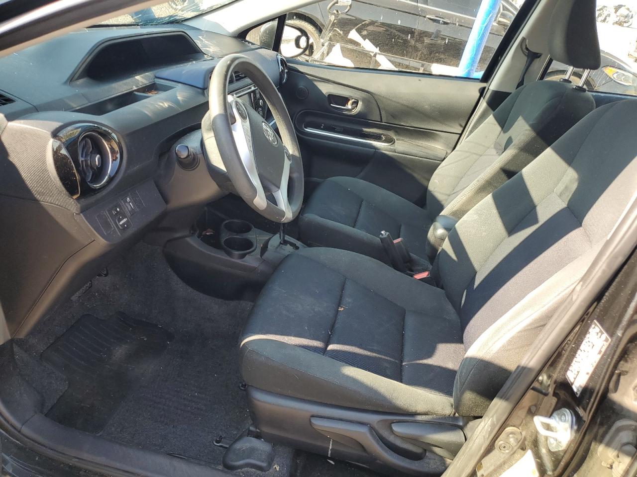 2016 Toyota Prius C VIN: JTDKDTB30G1136607 Lot: 81069035