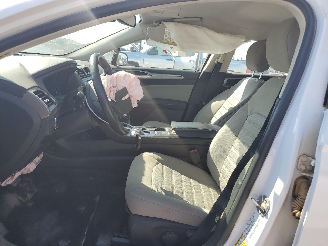 2019 Ford Fusion S VIN: 3FA6P0G79KR171492 Lot: 83873205