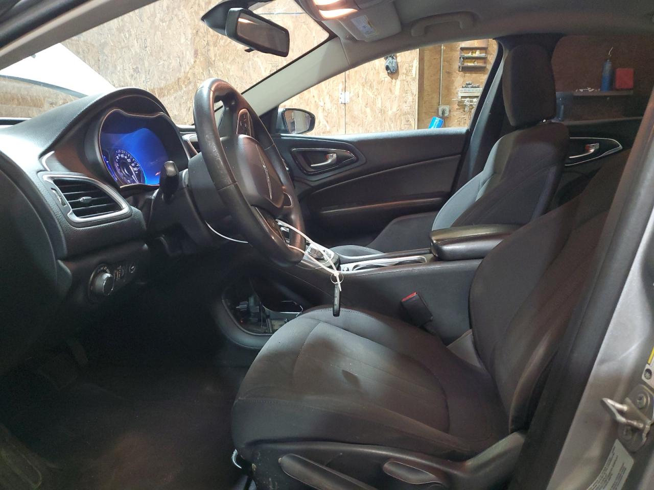 2015 Chrysler 200 Limited VIN: 1C3CCCAB4FN580147 Lot: 83938985