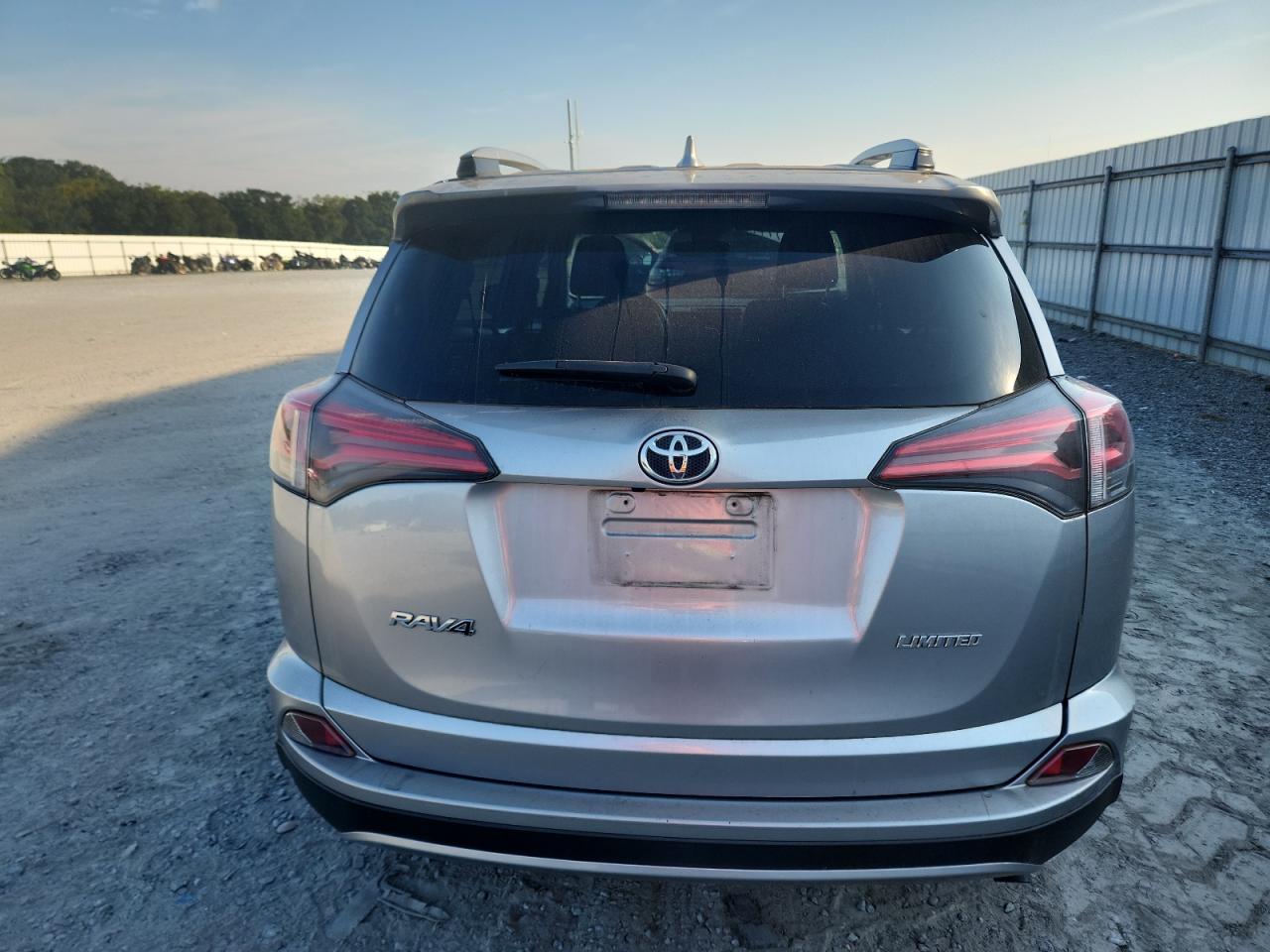 2018 Toyota Rav4 Limited VIN: JTMYFREV1JD130213 Lot: 81703395