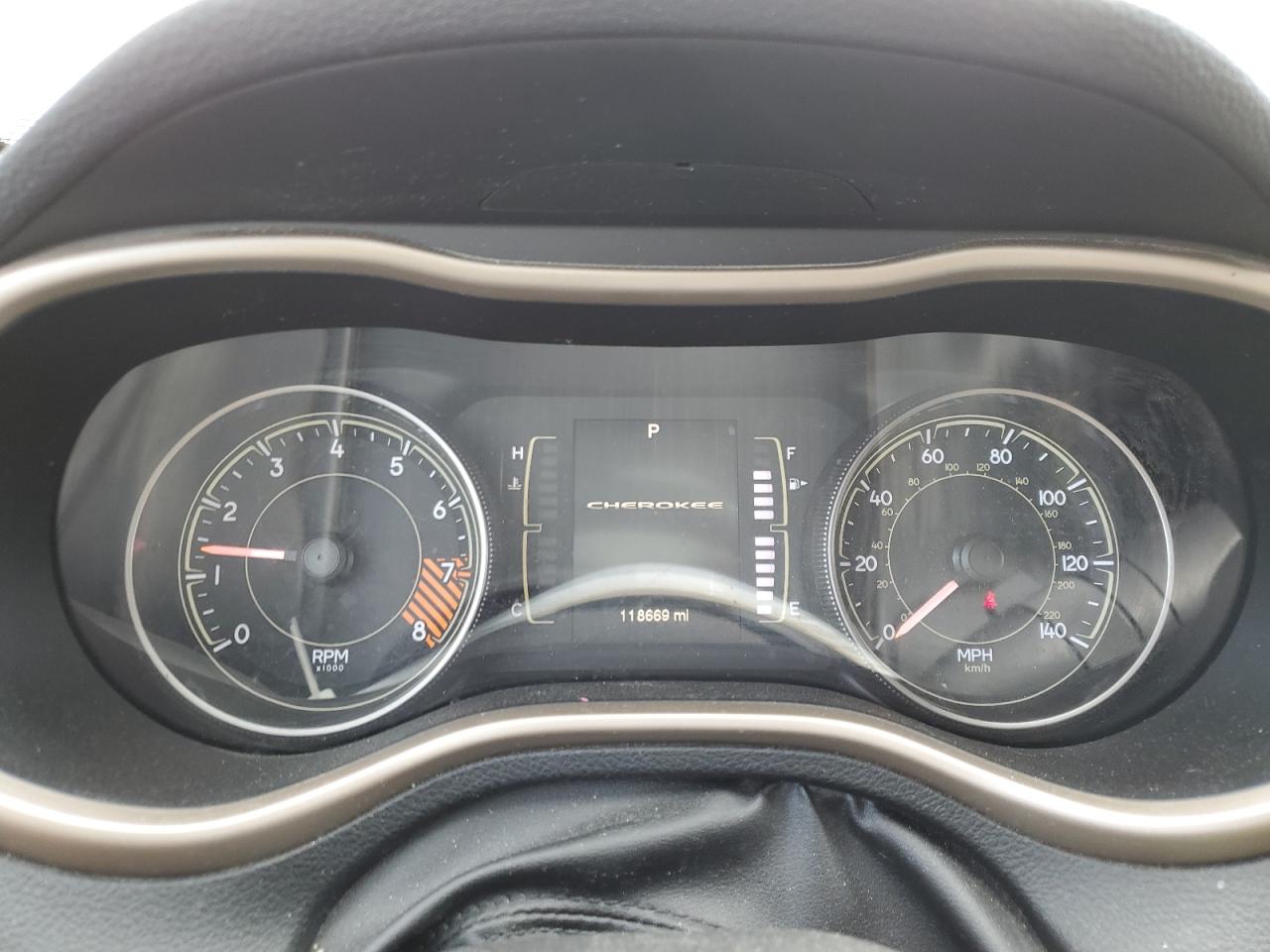 2014 Jeep Cherokee Latitude VIN: 1C4PJMCS5EW286335 Lot: 70748705