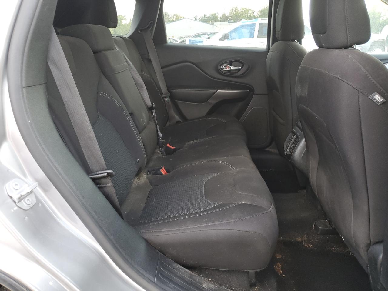 2019 Jeep Cherokee Latitude VIN: 1C4PJMCBXKD355821 Lot: 81010105