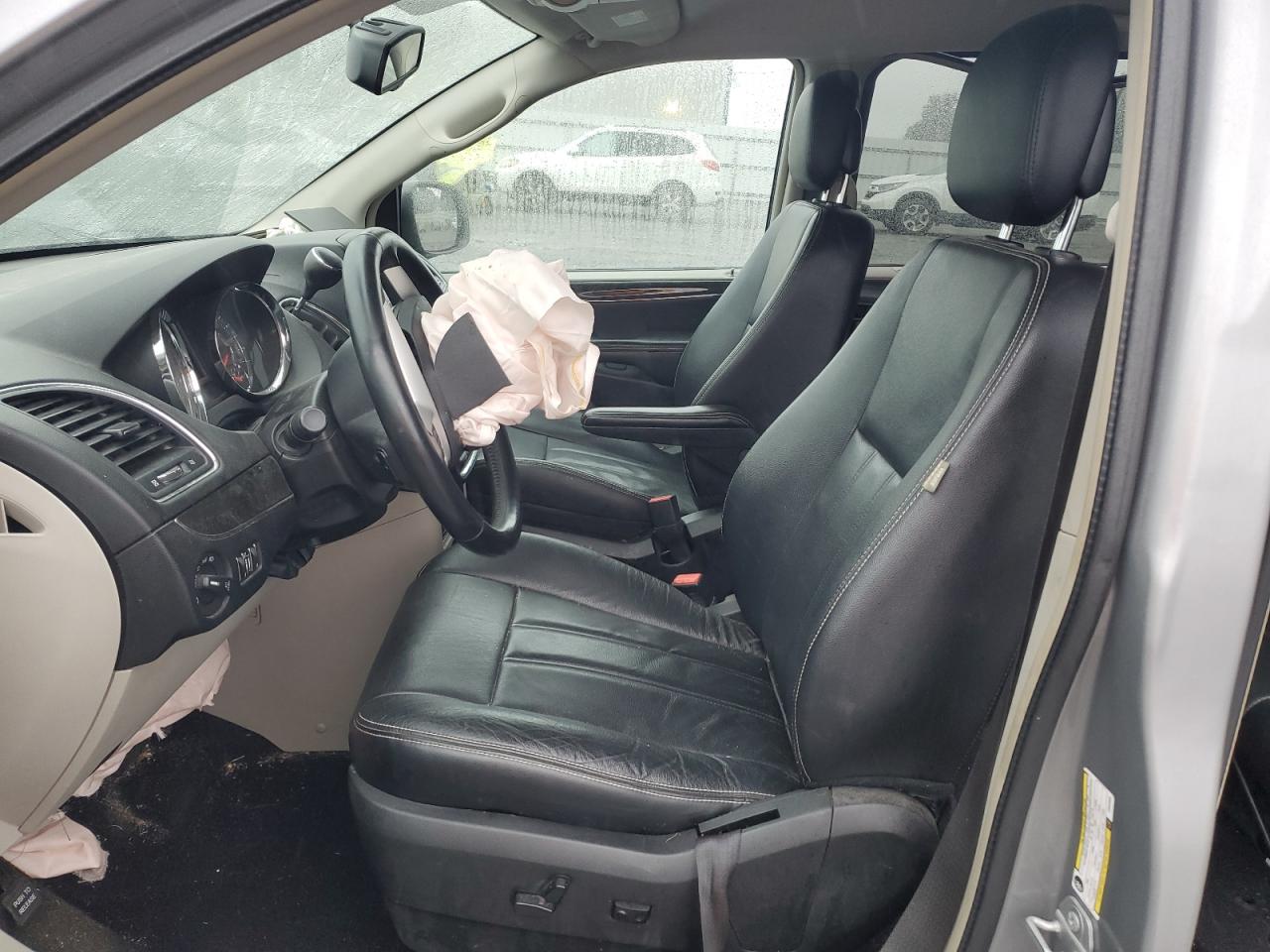 2015 Chrysler Town & Country Touring VIN: 2C4RC1BGXFR553865 Lot: 81897475