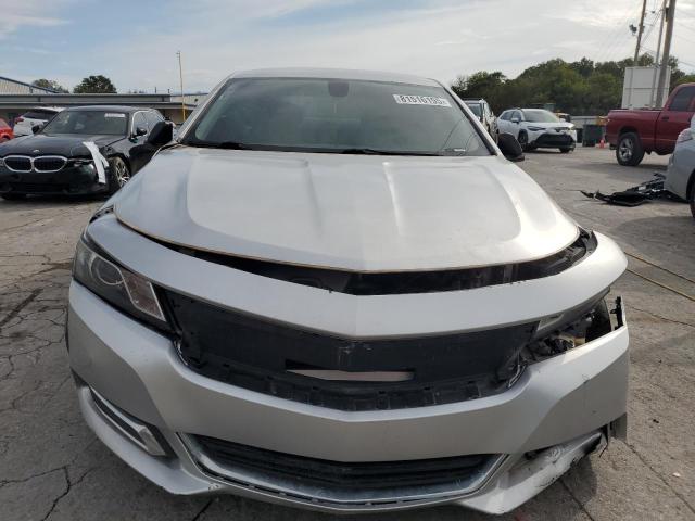 Sedans CHEVROLET IMPALA 2016 Srebrny