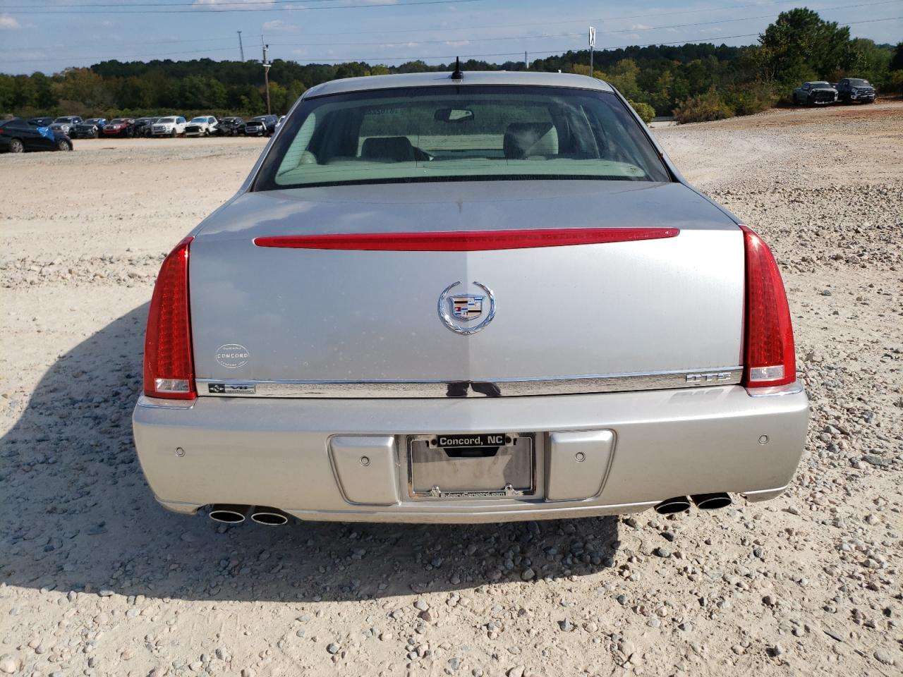 2007 Cadillac Dts VIN: 1G6KD57Y67U172190 Lot: 81622895