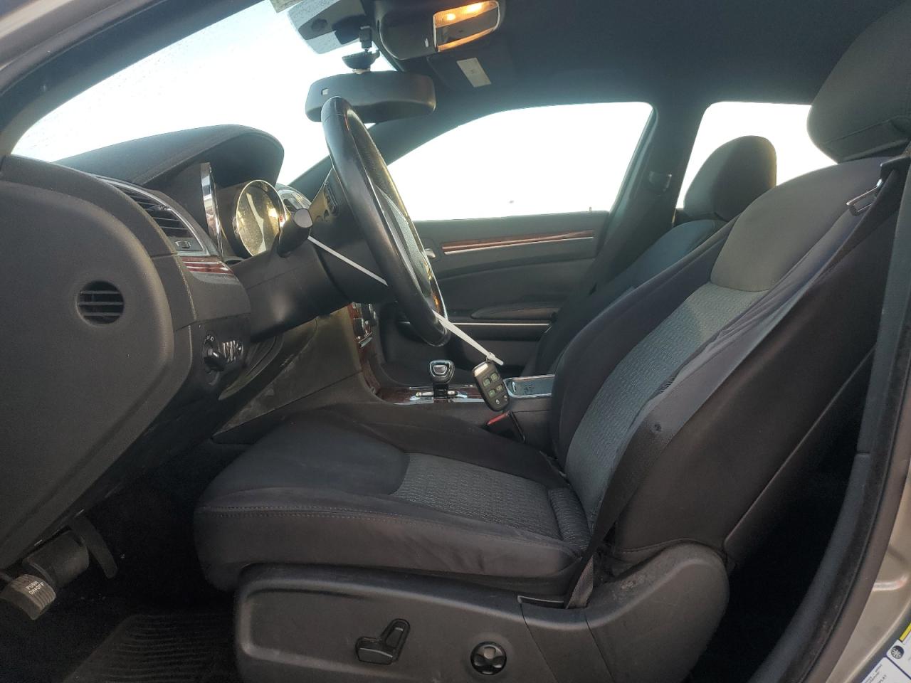 2012 Chrysler 300 VIN: 2C3CCAAGXCH251733 Lot: 71602555