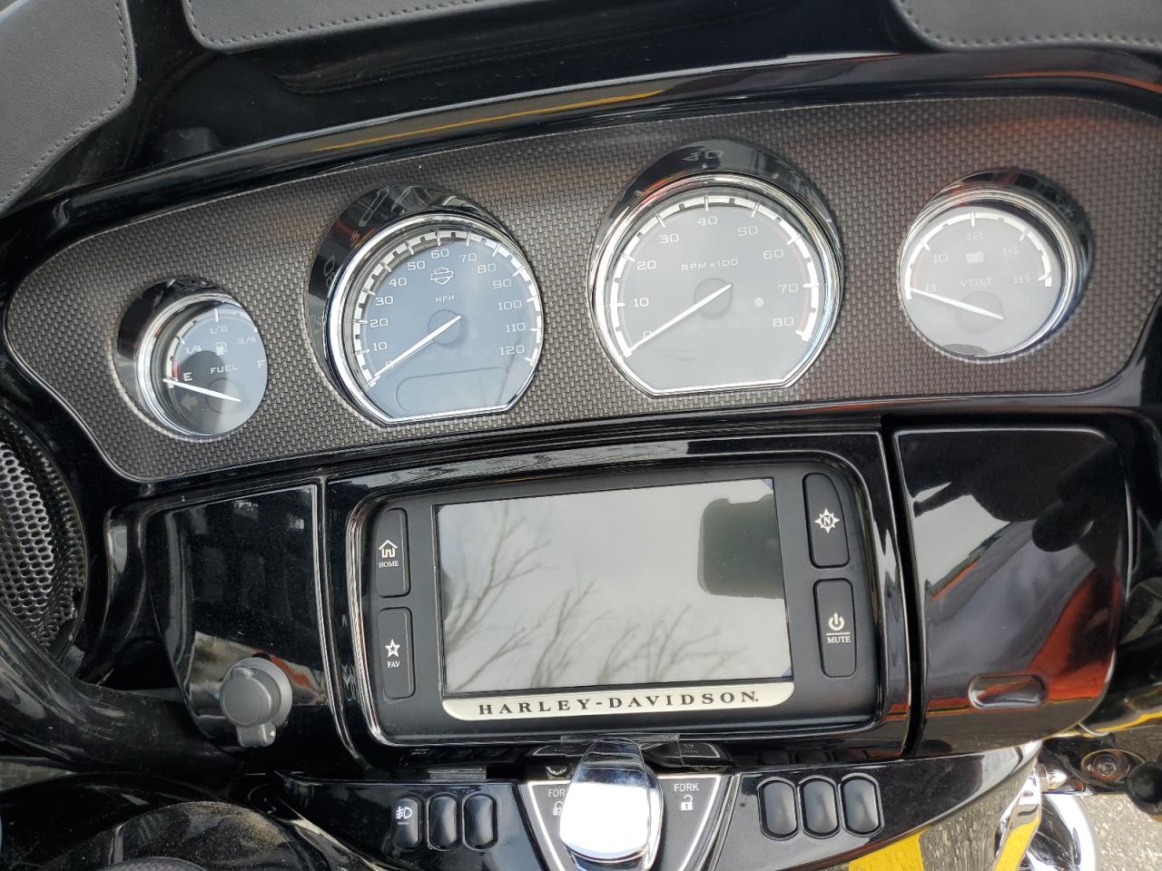 2016 Harley-Davidson Flhxse Cvo Street Glide VIN: 1HD1PXN19GB955967 Lot: 81829105