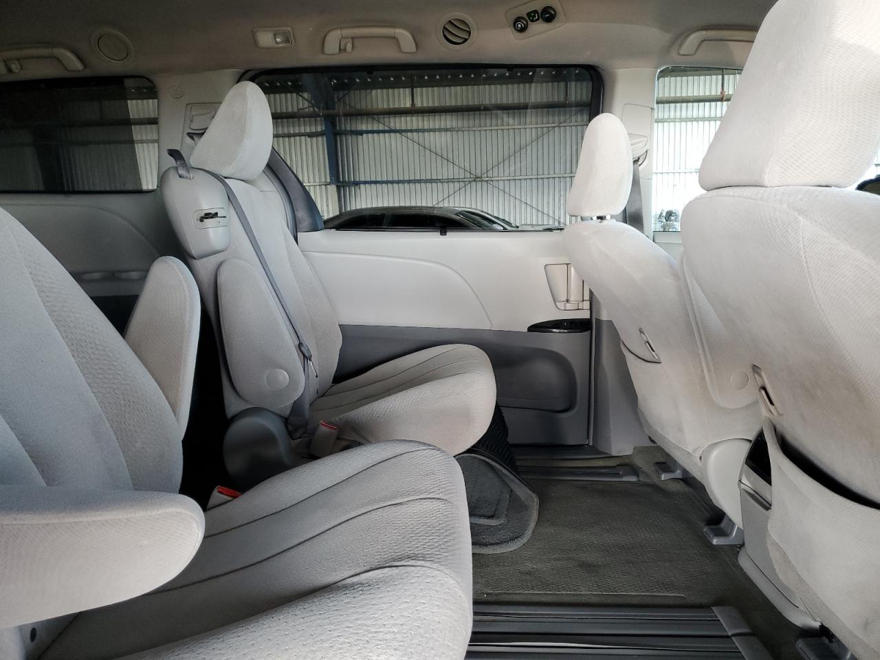 2011 Toyota Sienna Le VIN: 5TDKK3DCXBS151288 Lot: 81023415