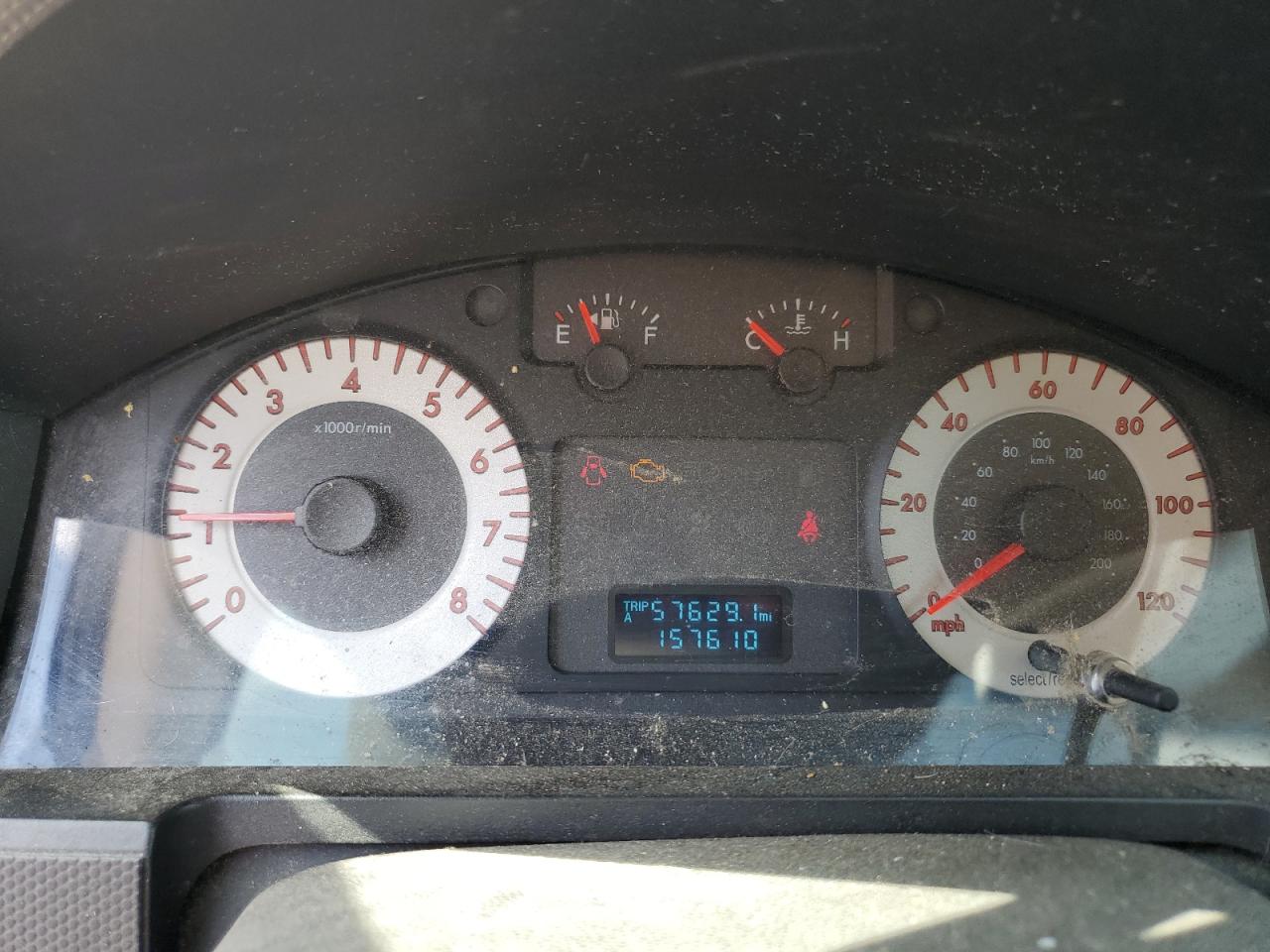 2010 Mazda Tribute I VIN: 4F2CY0C72AKM09136 Lot: 70951185