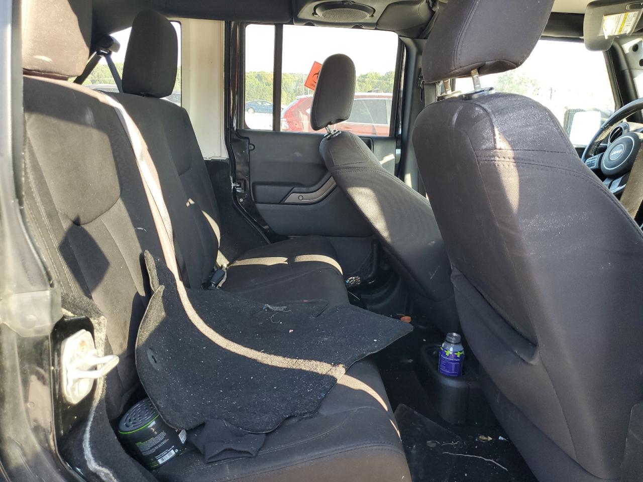 2014 Jeep Wrangler Unlimited Sport VIN: 1C4BJWDG2EL103748 Lot: 71136815