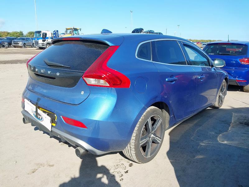 2017 VOLVO V40 D2 [120] R DESIGN NAV PLUS 5DR