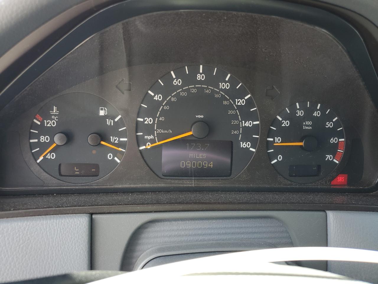 2001 Mercedes-Benz E 320 VIN: WDBJH65J41B194621 Lot: 84836755