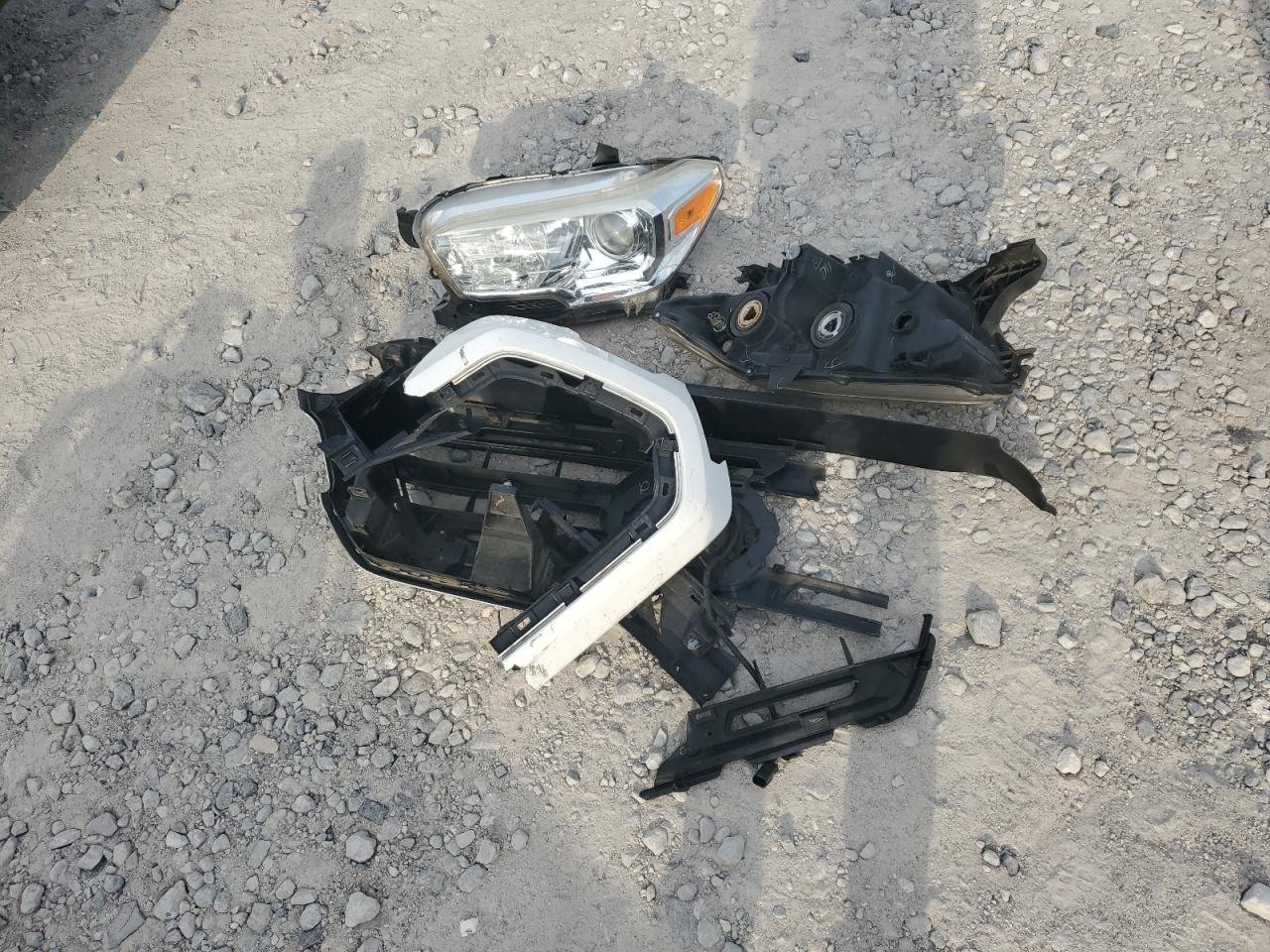 2018 Toyota Tacoma Access Cab VIN: 5TFRX5GN8JX113804 Lot: 71625975