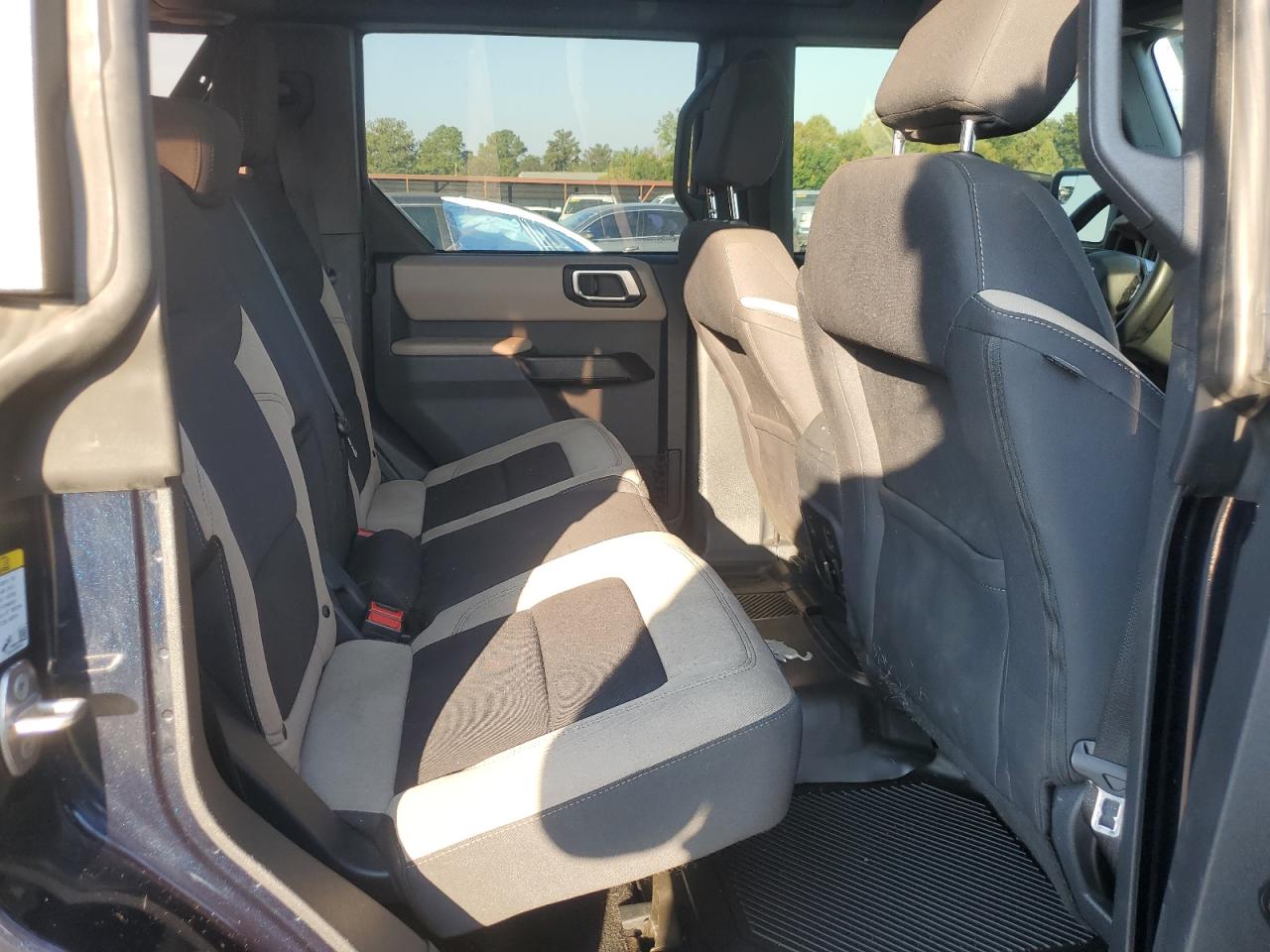 2021 Ford Bronco Base VIN: 1FMDE5BH7MLA83364 Lot: 81197375