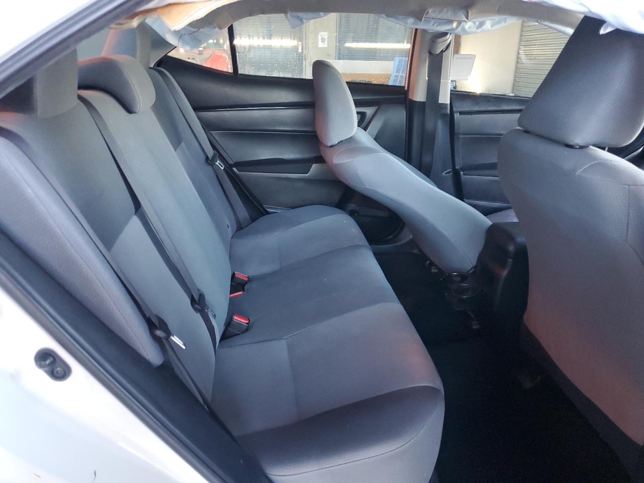 2017 Toyota Corolla L VIN: 5YFBURHE6HP663446 Lot: 81646685