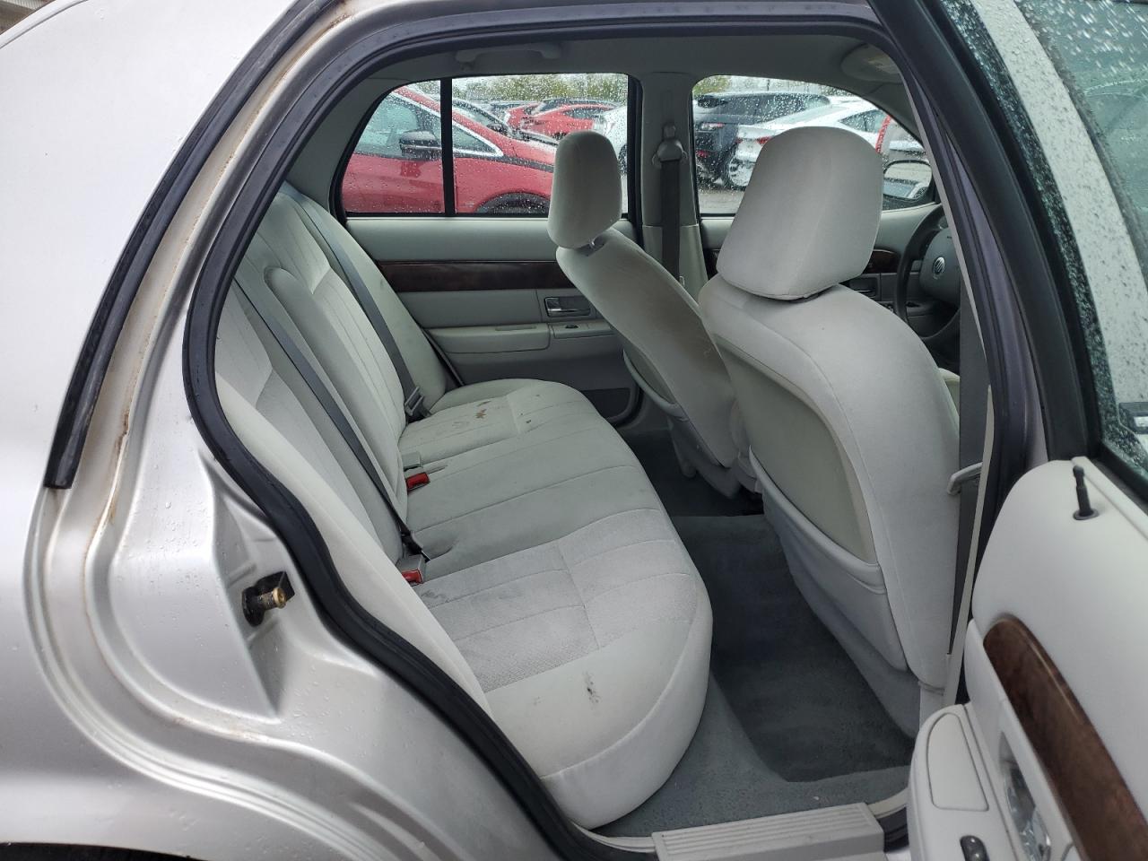 2005 Mercury Grand Marquis Gs VIN: 2MEFM74W65X670343 Lot: 82148465